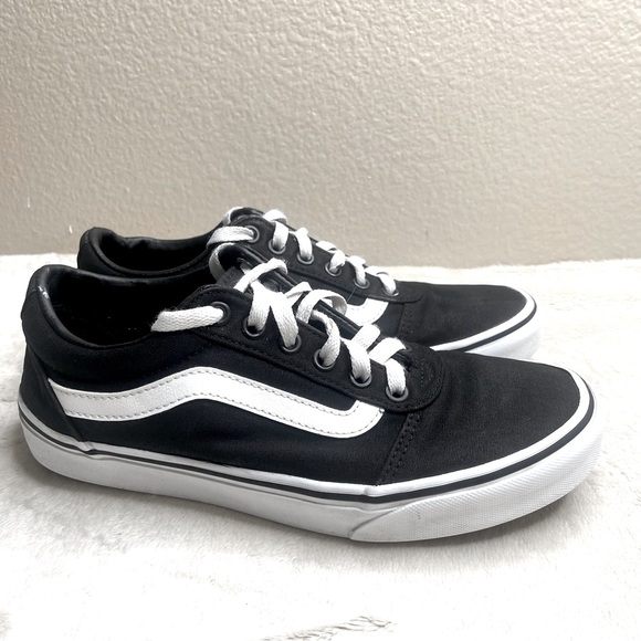 Black Vans Old-Skool Sneakers - Picture 2 of 11